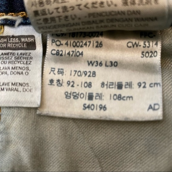 Levi’s 501 Mid Thigh Cut Off Shorts - Picture 7 of 8